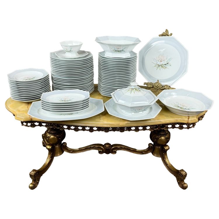 Service de table 71 pieces Limoges