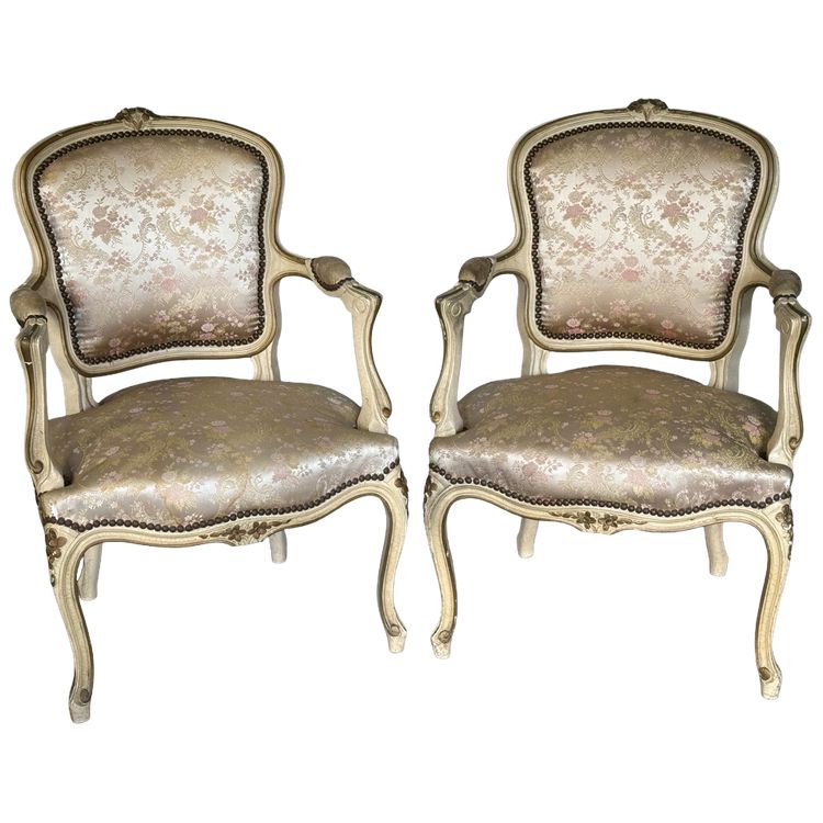 Paire de Cabriolets style Louis XV