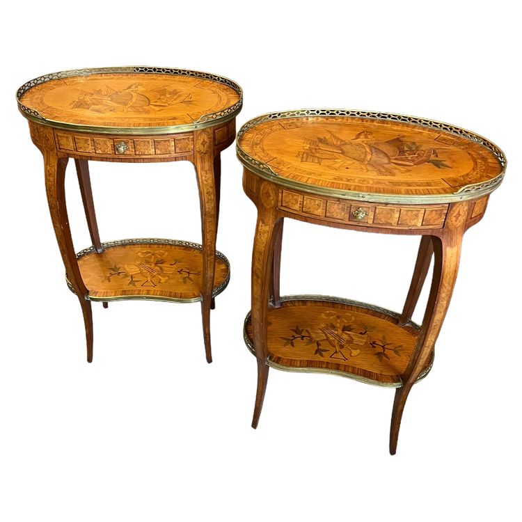 Paire de tables d'appoint style Louis XV